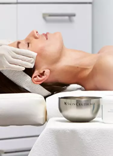 Cuidado de la piel y tratamientos avanzados por SkinCeuticals