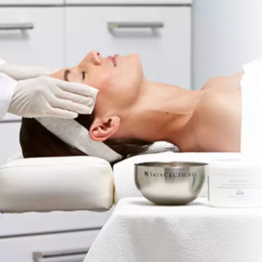 Cuidado de la piel y tratamientos avanzados por SkinCeuticals