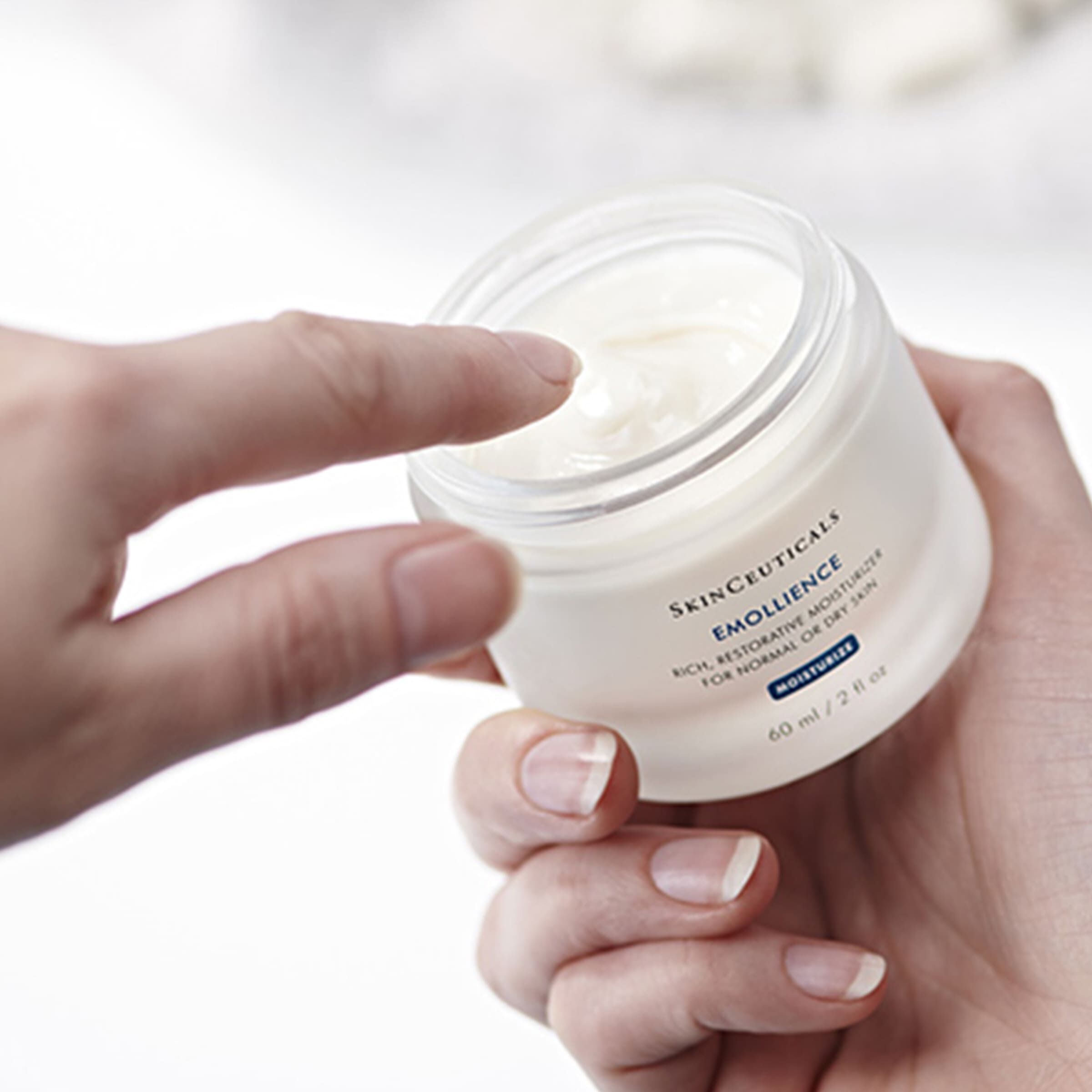 Emollience | SkinCeuticals Mexico