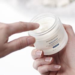 Emollience | SkinCeuticals Mexico